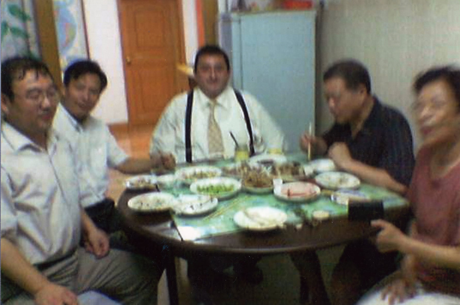 Mr Ye Yi-Anne -Babası ile yemek-Nanjing-2005